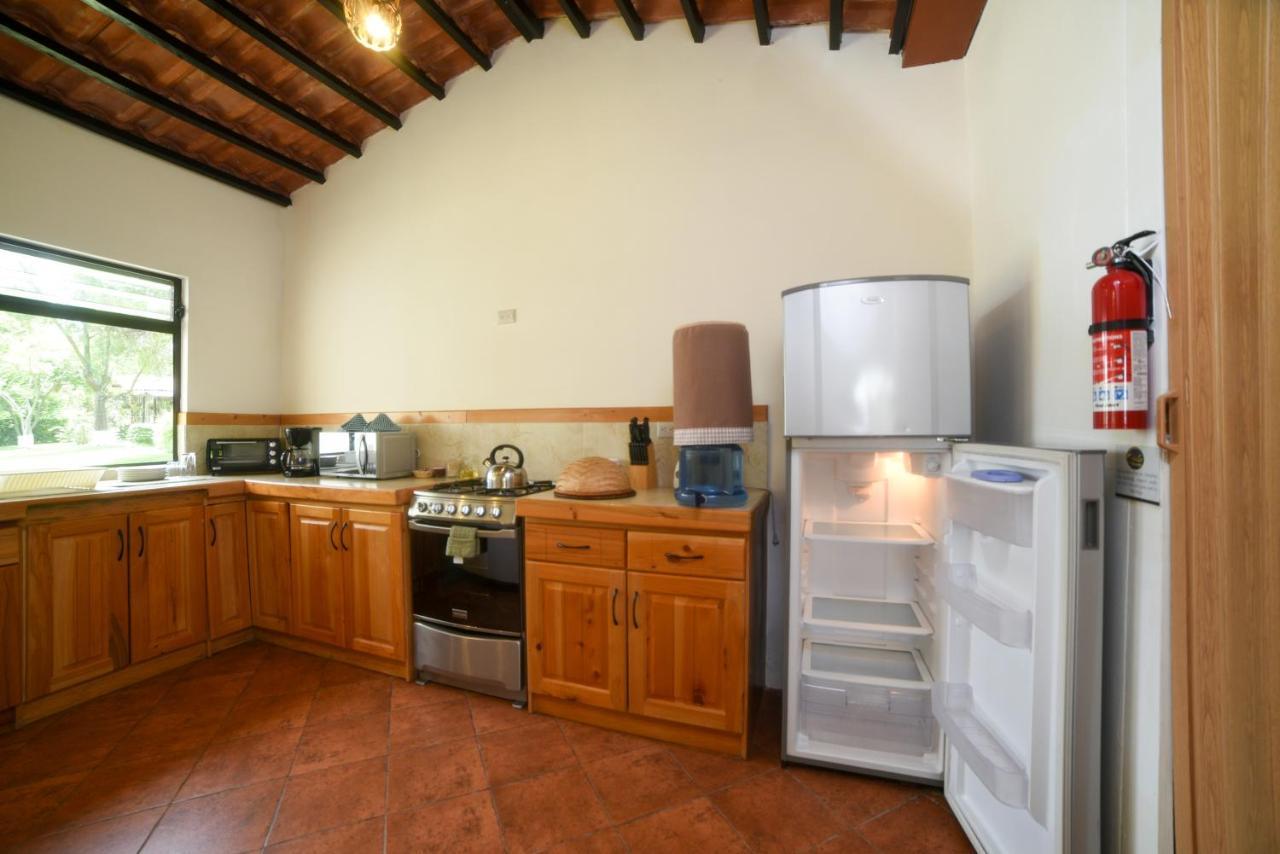 Villas Jucanya Super Higienizadas Panajachel Exterior foto